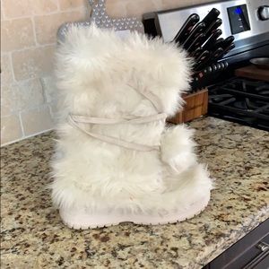 Colin Stuart Shoes - Colin Stuart fur boots Colin Stuart Shoes - Colin Stuart fur boots
